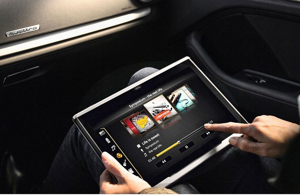 car tablet audi q2