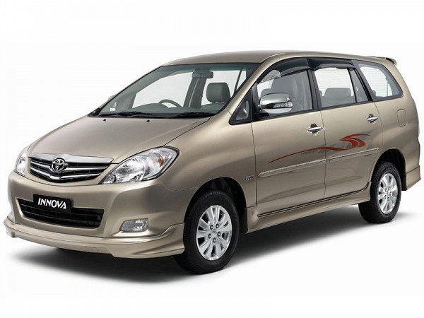 Toyota Innova 2 5 Gx Diesel 8 Seater Bsiii Images Sagmart