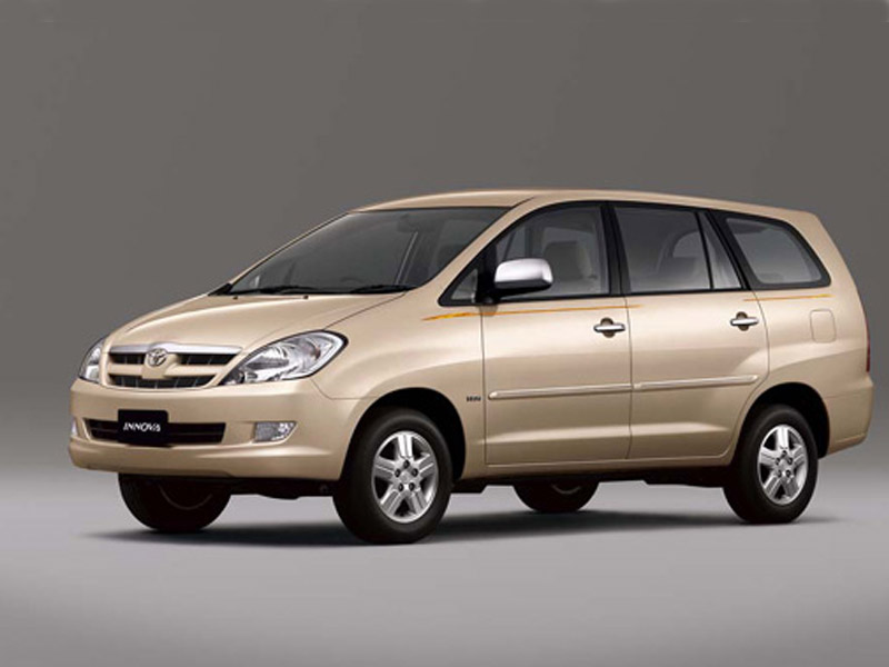 Toyota Innova 2.5 EV Diesel PS 8 Seater BSIII Price India, Specs and