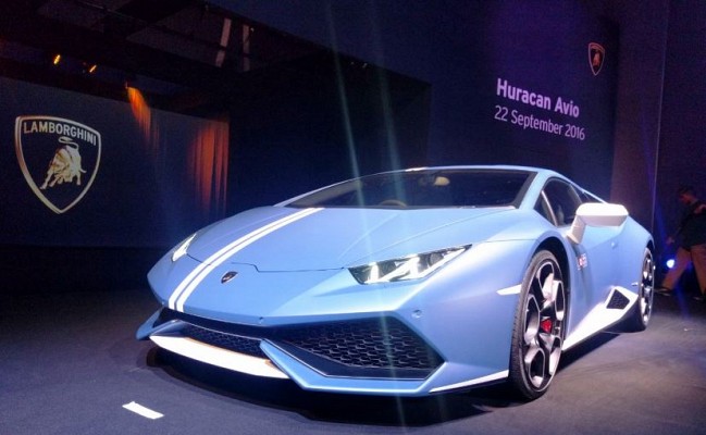 Here Arrives India-Bound Lamborghini Huracan Avio