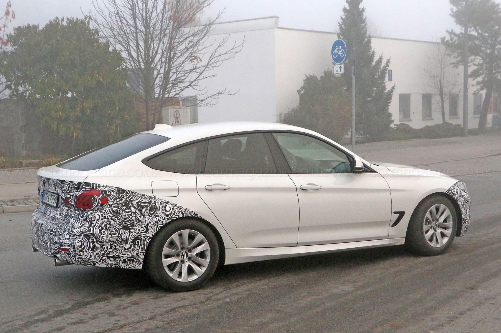 Facelifted BMW 3-series GT 2016 gets new LED taillights, reshaped bumpers.