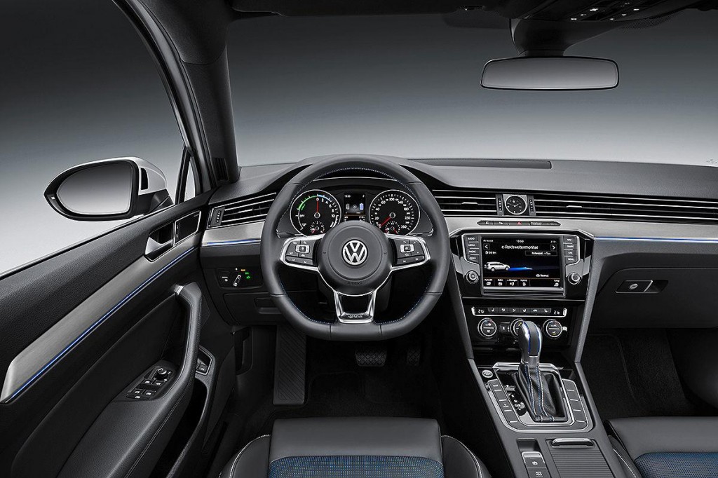 2015 VW Passat GTE Interior