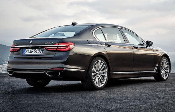 2016 BMW 7 Series Rear End