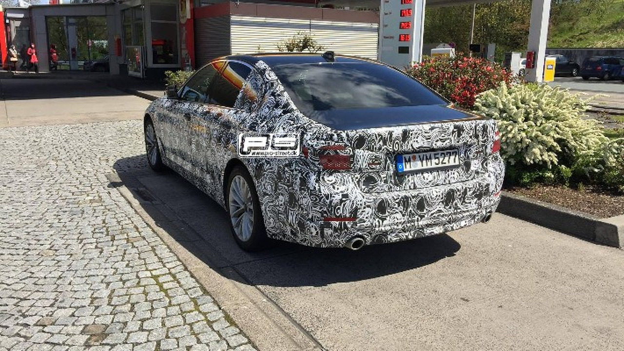 2017 BMW 5-series Rear SpyShot