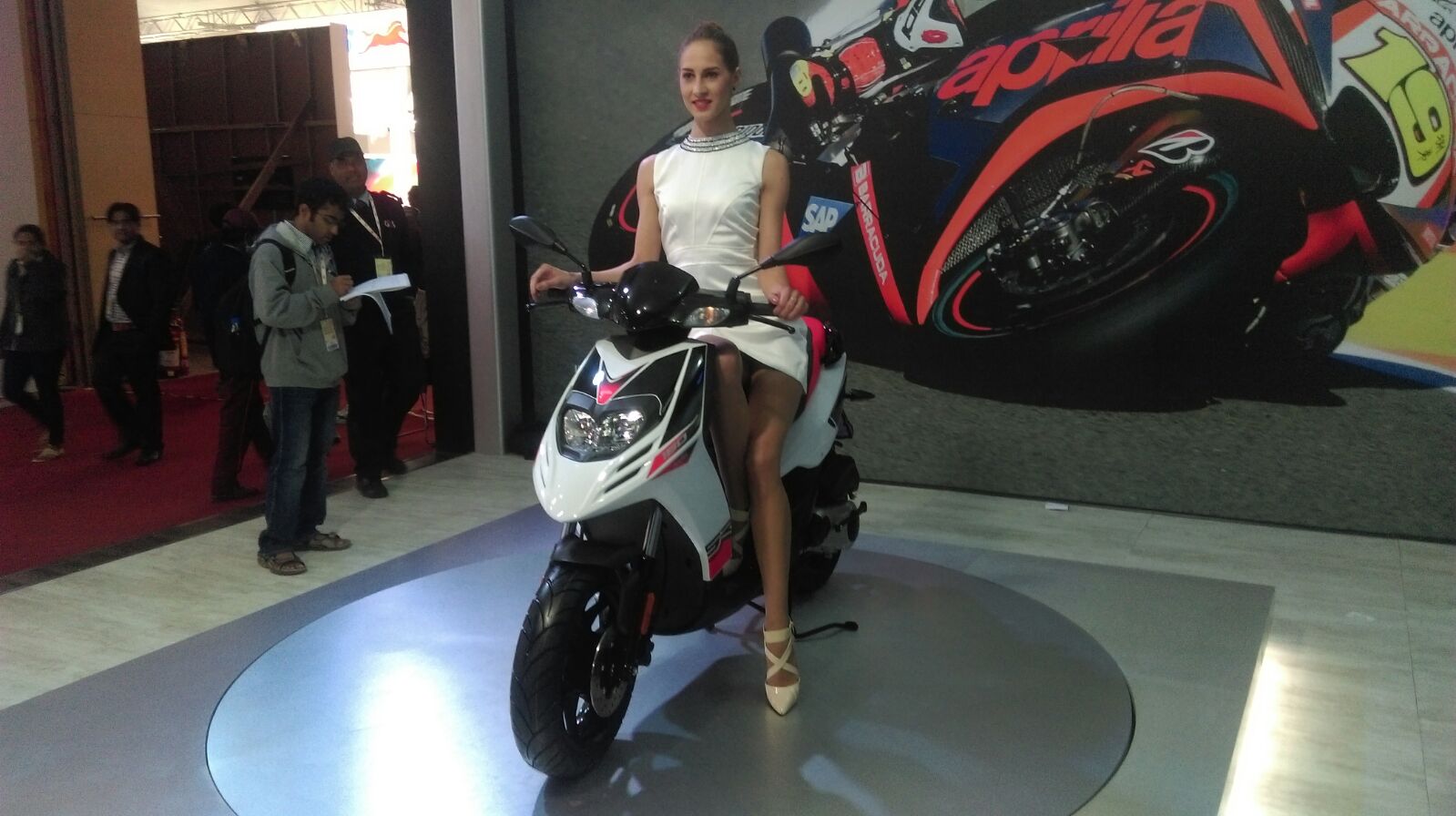 Front view of Aprilia SR 150 at the Delhi Auto Expo 2016