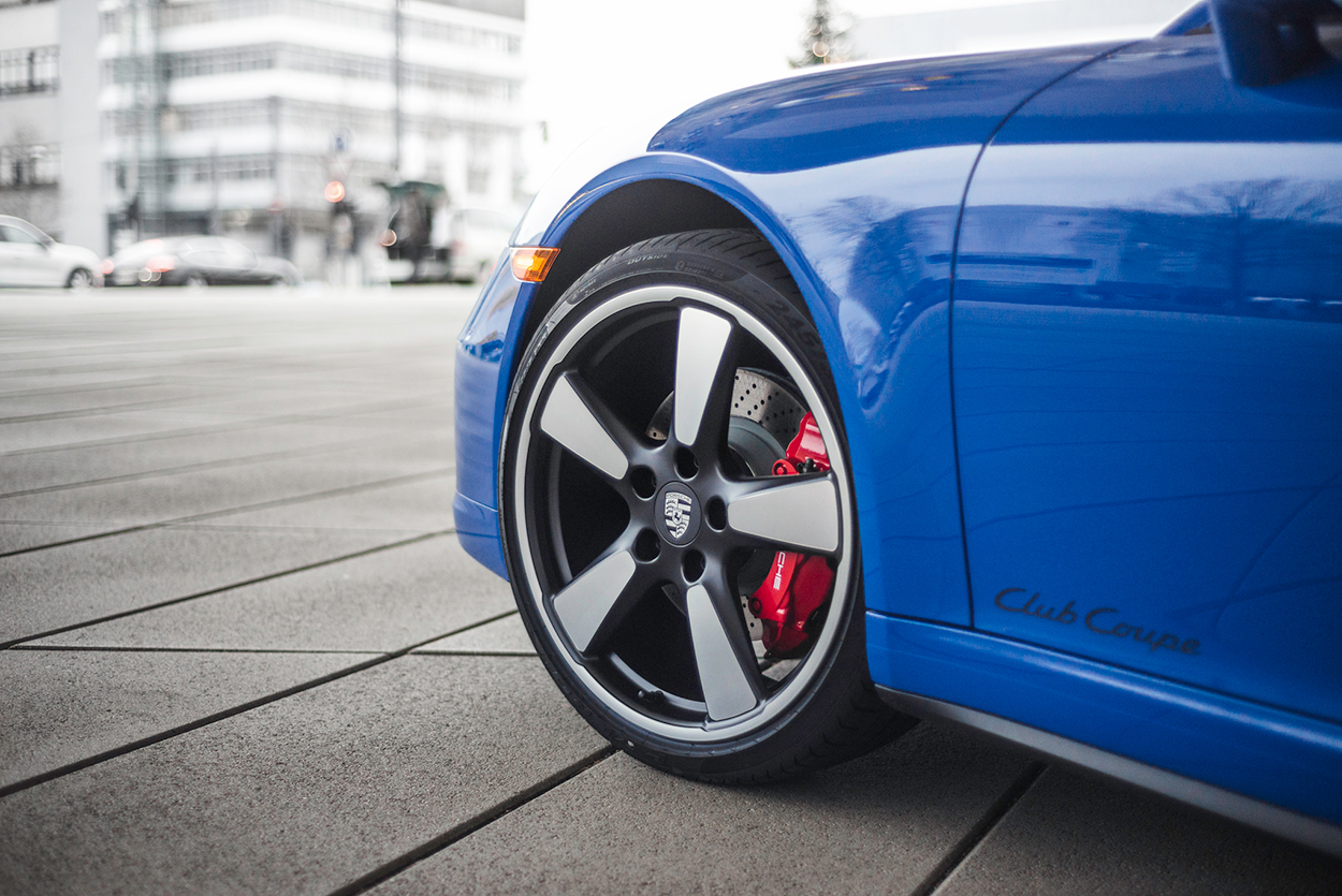 Porsche 911 GTS Coupe