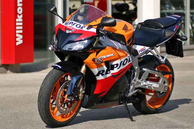 Honda cbr1000rr Repsol Replica