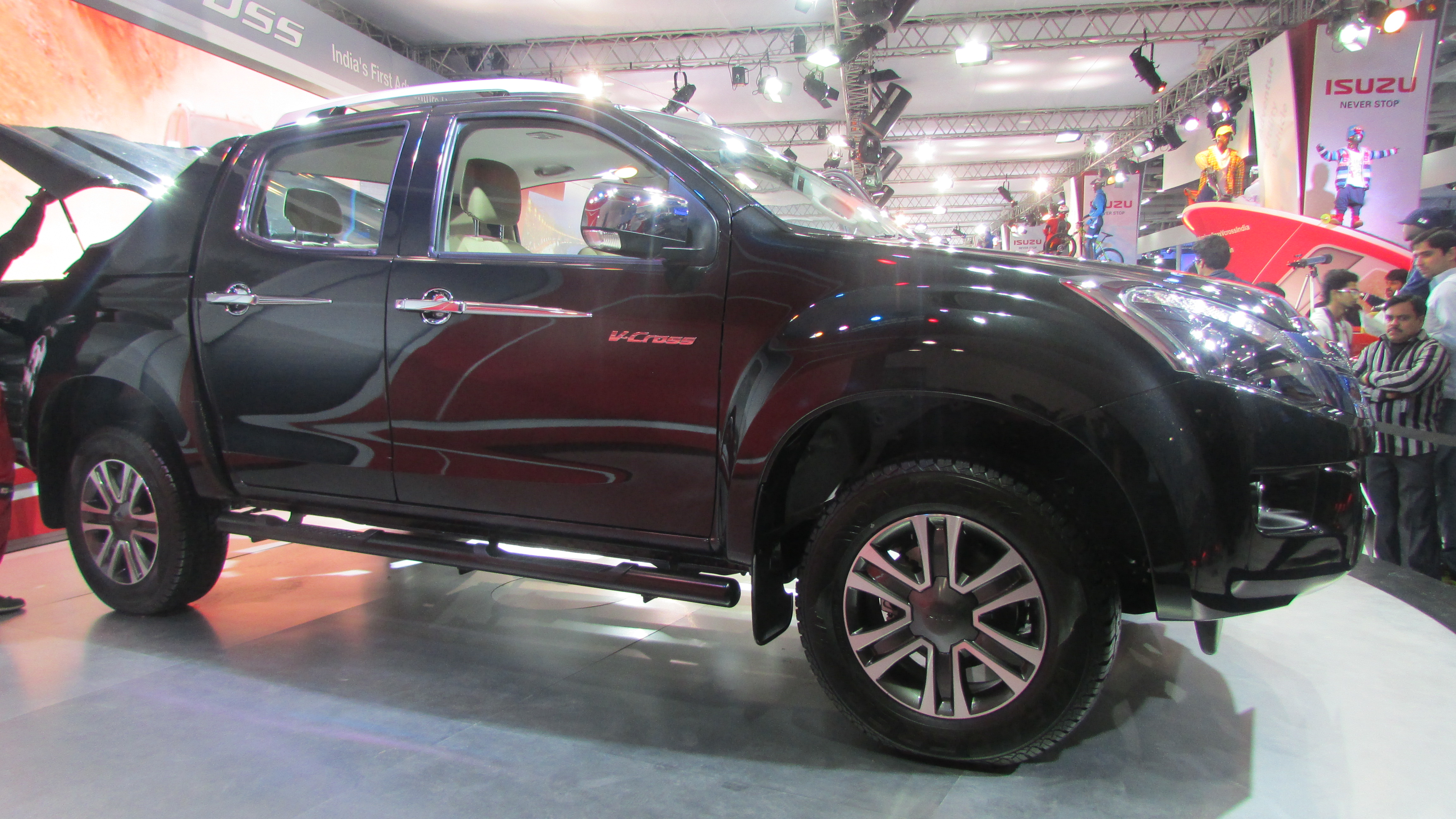 Isuzu D-Max V-Cross At 2016 Auto Expo Side Profile