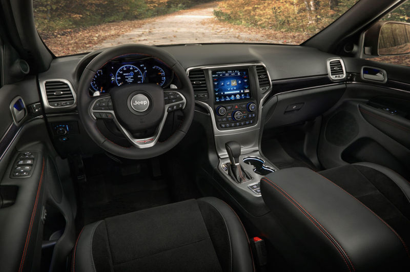 Jeep Grand Cherokee Trailhaw interior