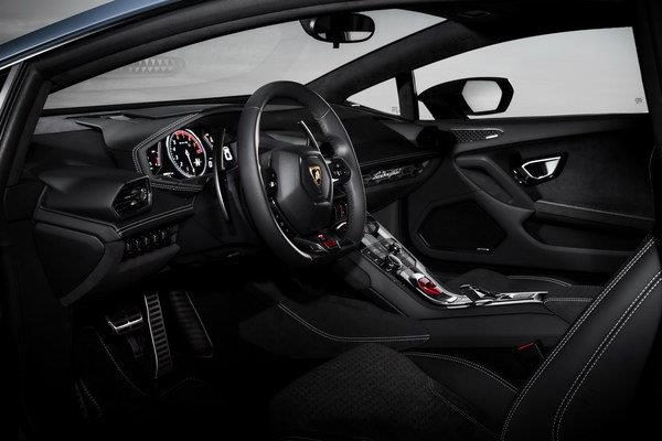 Interior of the Lamborghini Huracan Avio 