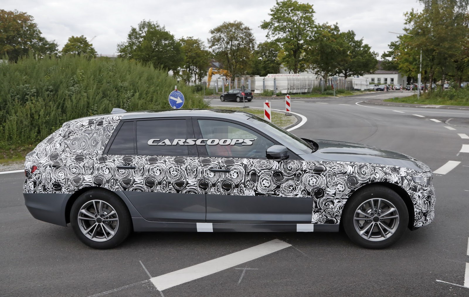 All New BMW 5-Series Touring Spied Side Profile