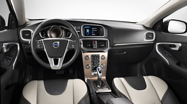 Volvo V40 Cross Country Interior