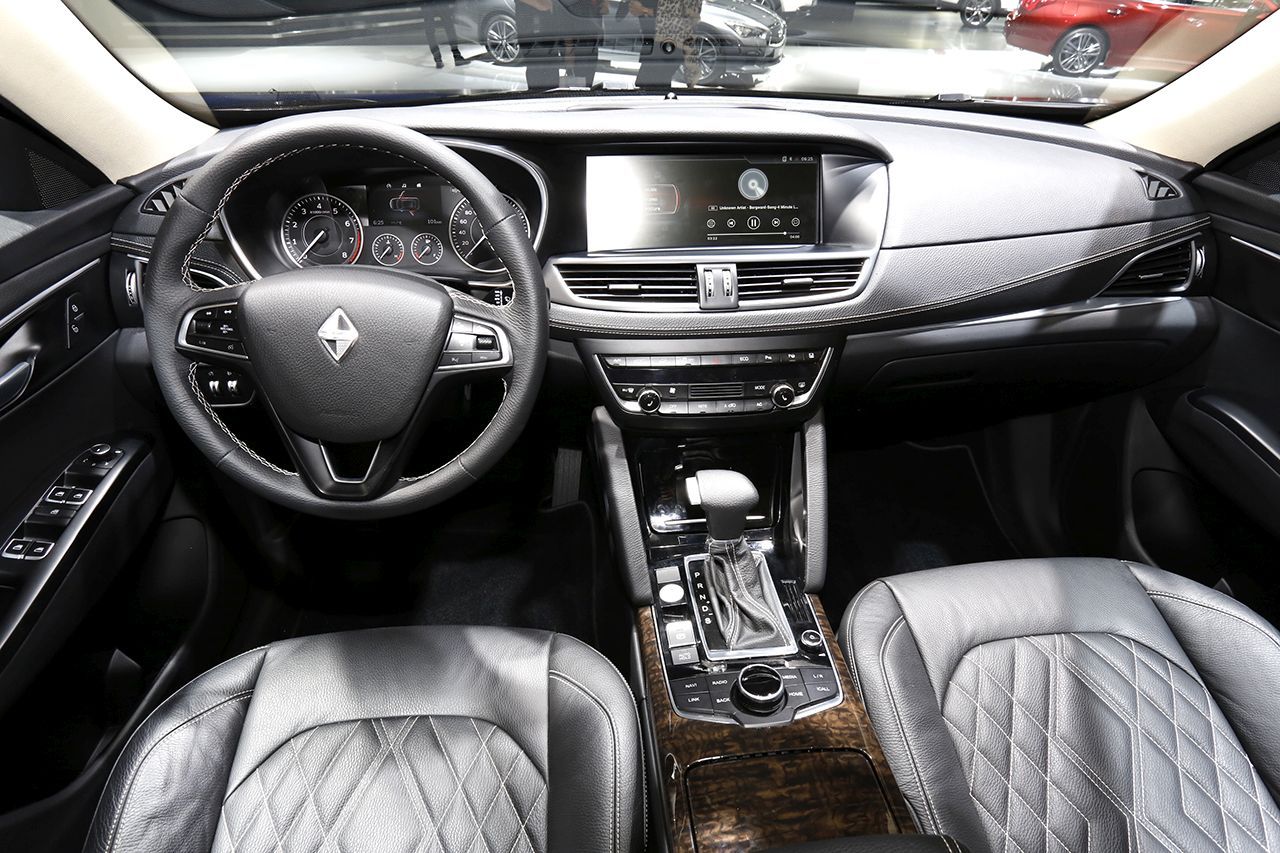 Borgward BX7 Interior