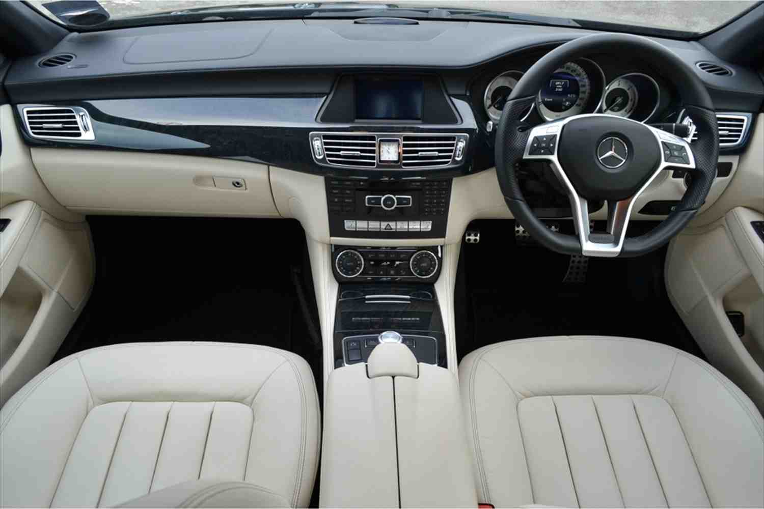 Mercedes-Benz CLS 250 CDI Interiors