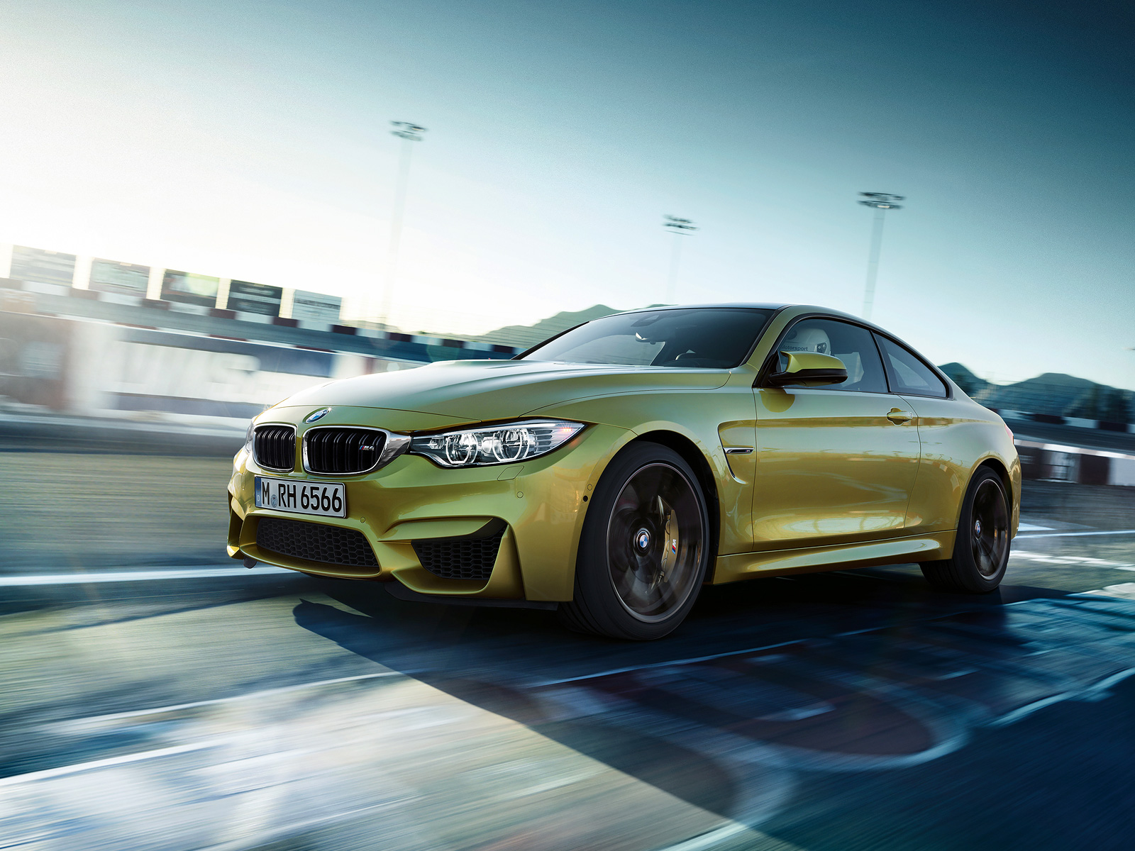 BMW M4 Exterior