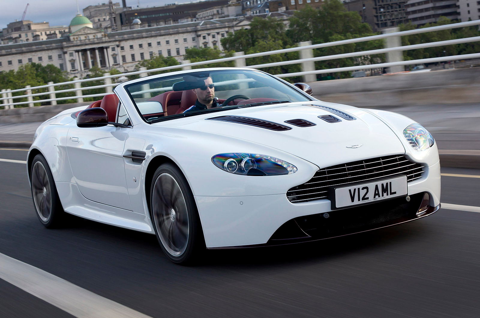 Aston Martin V12 Vantage S Roadster